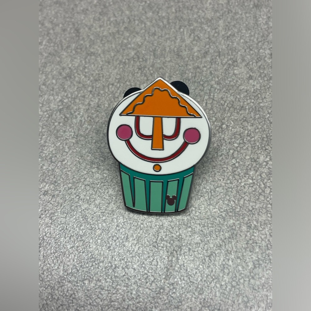 Small world Cupcake Disneyland 2025 Wave B hidden Disney pin